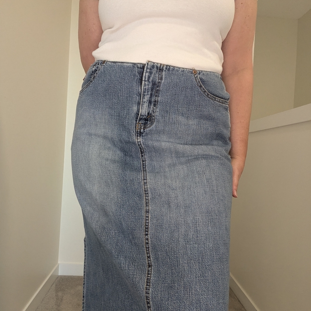 Vintage 90's Levis Denim Maxi Skirt Made In Canada Size Large